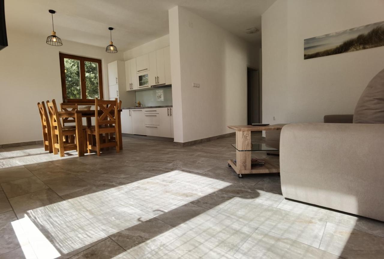 Holiday Homes Sintija Kampor Dış mekan fotoğraf
