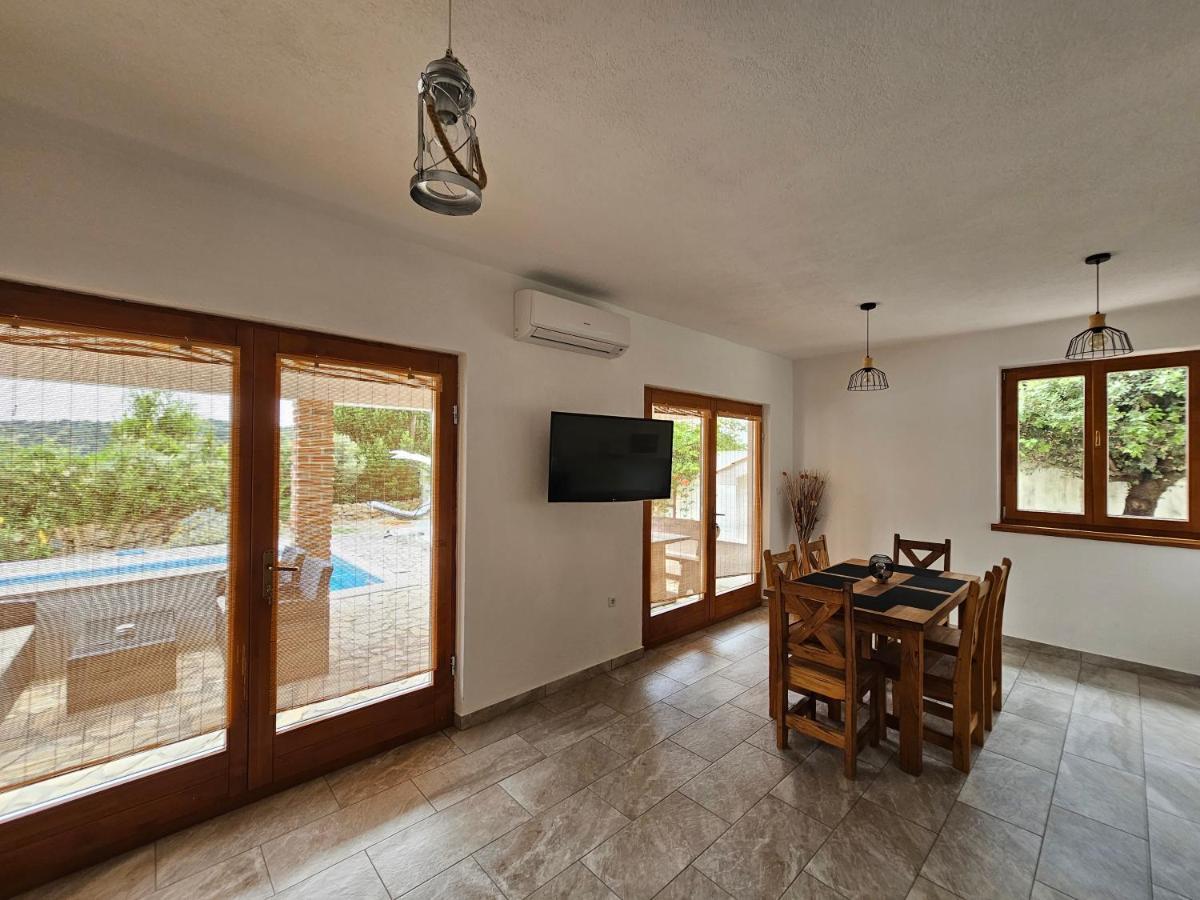 Holiday Homes Sintija Kampor Dış mekan fotoğraf