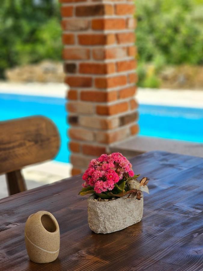 Holiday Homes Sintija Kampor Dış mekan fotoğraf