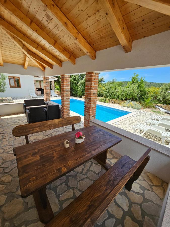 Holiday Homes Sintija Kampor Dış mekan fotoğraf