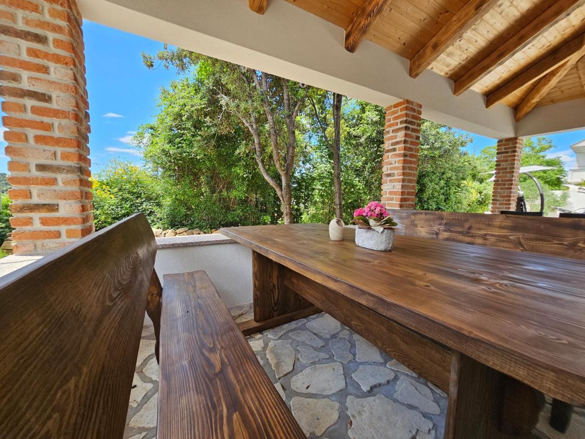 Holiday Homes Sintija Kampor Dış mekan fotoğraf