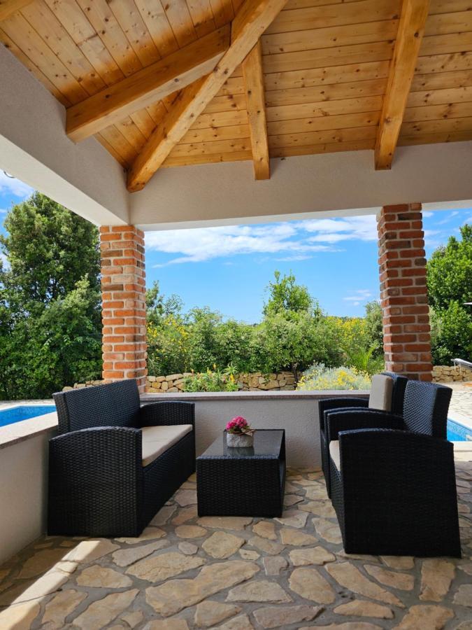 Holiday Homes Sintija Kampor Dış mekan fotoğraf