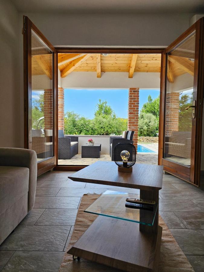 Holiday Homes Sintija Kampor Dış mekan fotoğraf