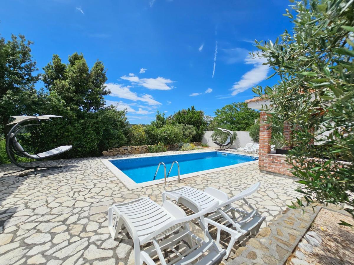 Holiday Homes Sintija Kampor Dış mekan fotoğraf