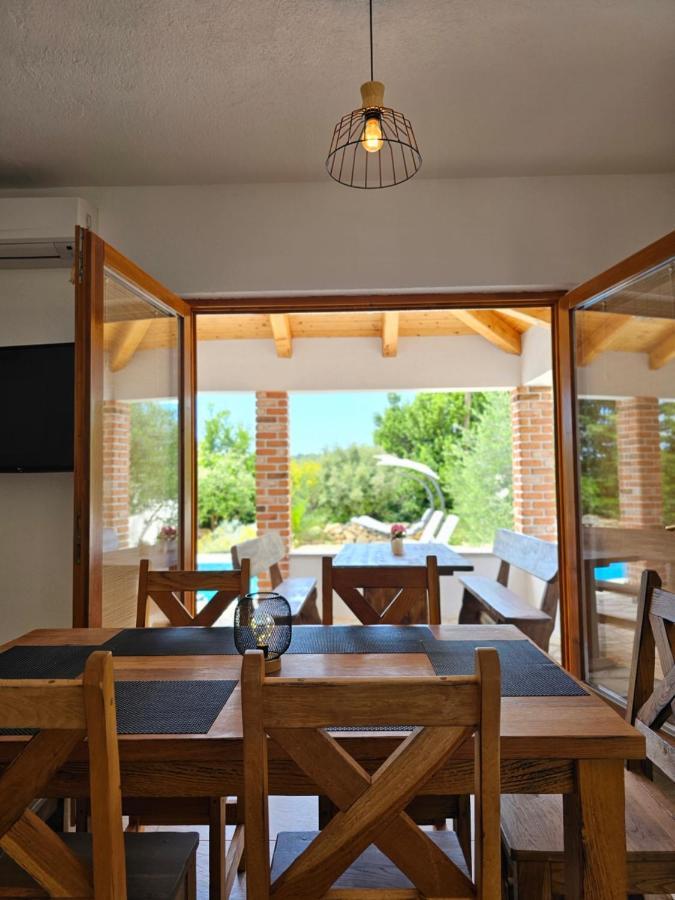 Holiday Homes Sintija Kampor Dış mekan fotoğraf