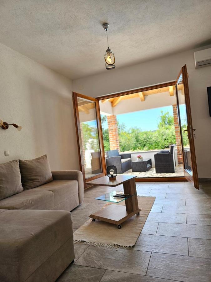 Holiday Homes Sintija Kampor Dış mekan fotoğraf